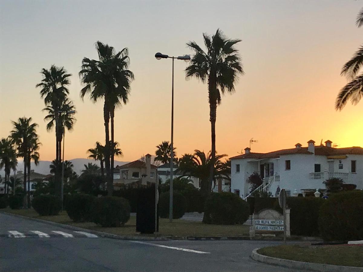 Villa Con Jardin En Oliva Nova Golf A 100M De La Playa Exterior foto